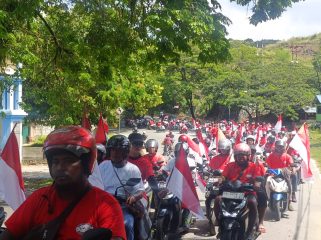 pawai Merah Putih b awa pesan damai dari Tanah Tabi. Foto: Katharina/Kabarpapua.co