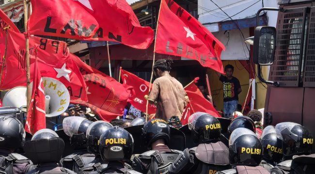 Pengamanan kepolisian pada unjuk rasa di Kota Jayapura. Foto: Humas Polresta Jayapura Kota.