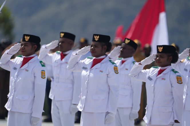 
					Paskibra kabupaten Puncak pada perayaan HUT ke-81 RI di Ilaga, Kabupaten Puncak. Foto: Diskominfo Puncak 