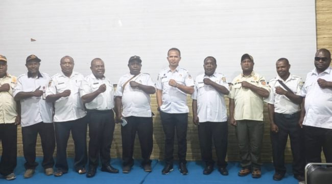 ASN asal Dogiyai yang bertugas di lingkungan Pemprov Papua Tengah berfoto bersama usai menggelar rakor. (Foto dok: IST) 