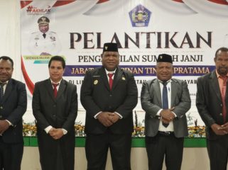 Pelantikan dan pengambilan sumpah janji Jabatan tinggi pratama di lingkungan Kabupaten Jayawijaya. (Foto dok: Media Bupati Jayawijaya)