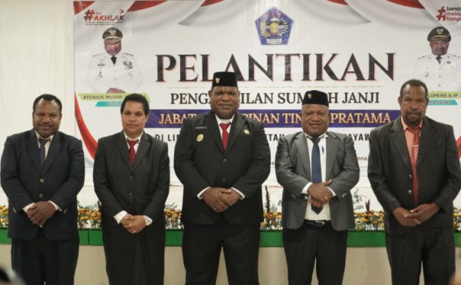 
					Pelantikan dan pengambilan sumpah janji Jabatan tinggi pratama di lingkungan Kabupaten Jayawijaya. (Foto dok: Media Bupati Jayawijaya)