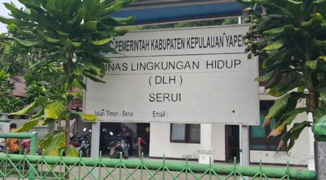 Kantor Dinas Lingkungan Hidup (DLH) Kabupaten Kepulauan Yapen di Serui. (KabarPapua.co/Ainun Faathirjal) 