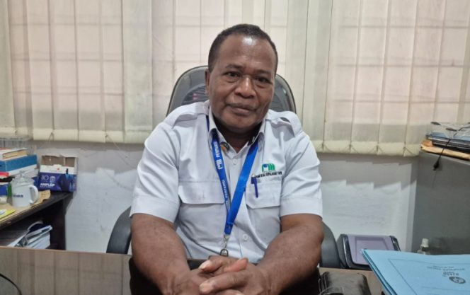 
					Direktur PDAM Kabupaten Kepulauan Yapen, Yosias Ambokari. (Foto dok: IST)