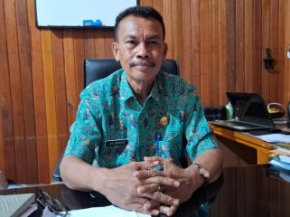 Kepala DPMK Kabupaten Kepulauan Yapen, Jan Lermatan. (KabarPapua.co/Ainun Faathirjal)