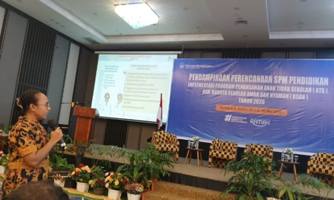 
					Kepala Disdikbud Papua Tengah Bagikan Strategi Efektif Atasi Anak Tidak Sekolah. (Foto dok: papuatengahprov.go.id)
