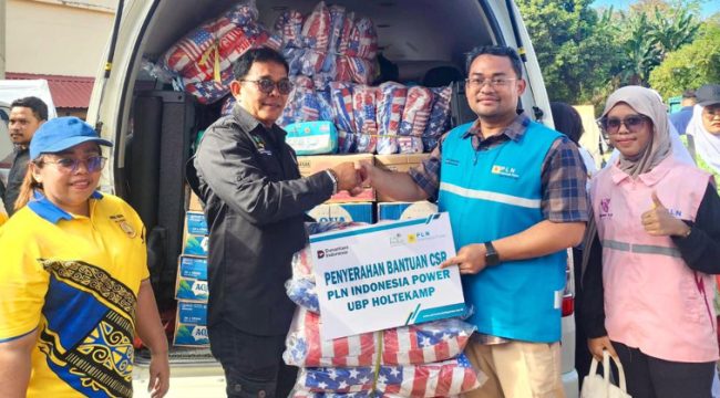 Bentuk kepedulian dan komitmen ke masyarakat sekitar, PLN Indonesia Power UBP Holtekamp salurkan bantuan kemanusiaan kepada masyarakat terdampak kebakaran di Kota Jayapura. (Foto dok: PLN Indonesia Power UBP Holtekamp)
