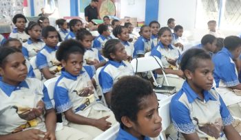 Para siswa-siswi Mepa Boarding School saat perayaan Dies Natalis Ke-1. (KabarPapua.co/Agies Pranoto) 