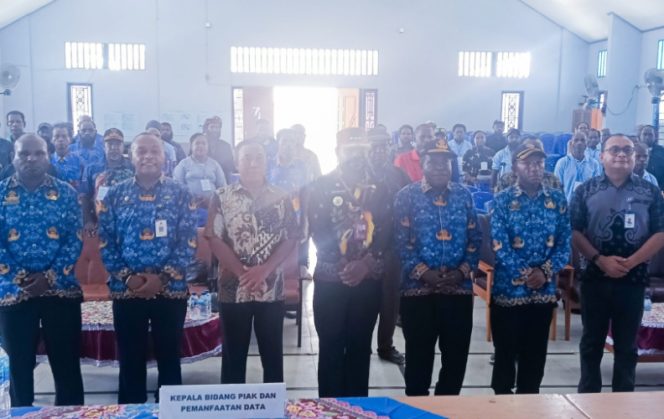 
					Perkuat Kapasitas Aparat Kampung, Gubernur Papua Tengah Tegaskan Pentingnya Adminduk. (Foto dok: papuatengahprov.go.id)