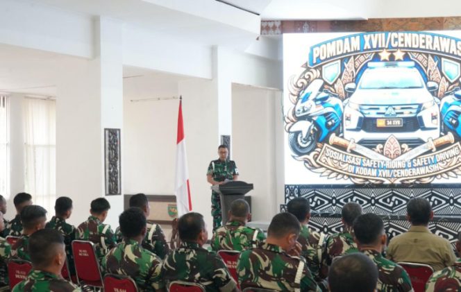 
					Pomdam XVII Cenderawasih memperkuat disiplin dan kesadaran personel dalam berlalu lintas melalui Sosialisasi dan Pembekalan Tata Cara serta Etika Berkendara. (Foto dok: IST)