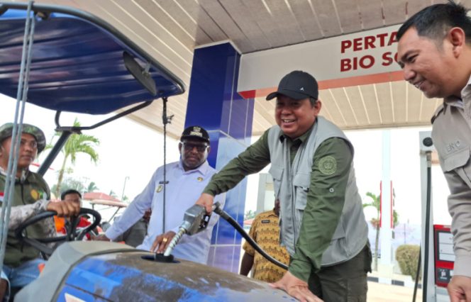
					Suasana pengisian BBM di SPBU khusus  bagi petani di Tanah Miring, Merauke. (Foto dok: Pertamina Papua)