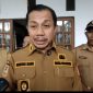 Wakil Wali Kota Jayapura, Rustan Saru bersama dengan pihak SMA 4 Jayapura dalam penyelesaian dugaan pelecehan seksual di sekolah. Foto: Imelda/KabarPapua.co