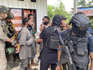 Penggerebekan sarang KKB di Dekai, Kabupaten Yahukimo. Foto: Satgas Damai Cartensz