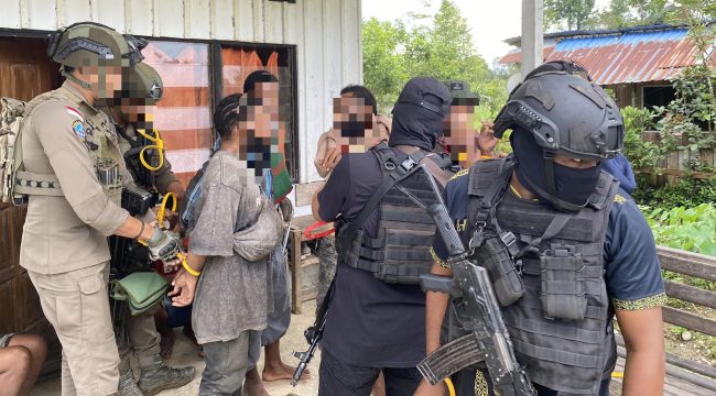 Penggerebekan sarang KKB di Dekai, Kabupaten Yahukimo. Foto: Satgas Damai Cartensz