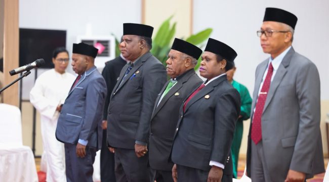 Pelantikan 5 Pejabat Tinggi Pratama di Pemprov Papua Tengah. Foto: ist