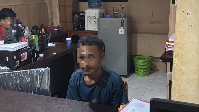 
					YYS terduga pemasok senjata api dan amunisi yang ditangkap di Argapura Kota Jayapura. Foto: Satgas Damai Cartenz. 