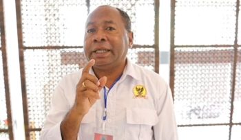 kepala Kantor Perwakilan Komnas HAM Papua, Frits Ramandey. Foto: Tribratanews.com