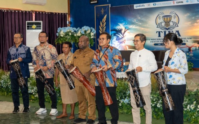 
					Festival Literasi Papua Tahun 2026:
Perkuat Budaya Membaca Serta Literasi Ekonomi Dan Keuangan
Generasi Muda Papua. (Foto dok: BI Papua)