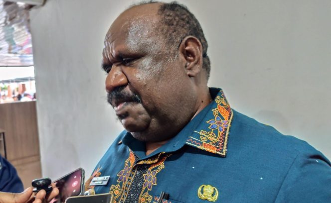 
					Bupati Lanny Jaya, Aletinus Yigibalom. Foto: Katharina/KabarPapua.co