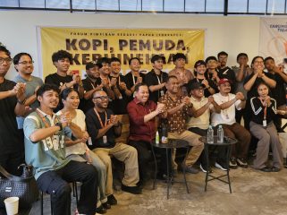 Diskusi Sagu yang mengangkat tema Kopi, Pemuda dan Kebhinekaan yang digelar di BM Coffee Kotaraja, Kota Jayapura. Foto: Katharina/KabarPapua.co  