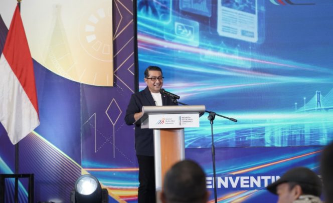 
					Menteri Ekonomi Kreatif sekaligus Kepala Badan Ekonomi Kreatif RI, Teuku Riefky Harsya dalam sambutan kunci pada Indonesia Digital Media Conference (IDMC) 2026 di Surabaya. (Foto dok: IST)