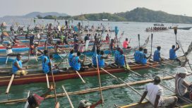 Suasana pelaksanaan lomba perahu dalam Festival Arus Ansus yang digelar selama 3 hari di Ansus, Distrik  Yapen Barat, Kepulauan Yapen, Papua. (KabarPapua.co/Ainun Faathirjal)