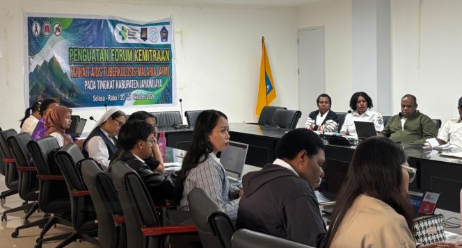 
					Penguatan Forum Kemitraan  terkait penanggulangan AIDS, Tuberkulosis (TBC), dan Malaria di Kabupaten Jayawijaya.
Foto : Agris Wistrijaya/KabarPapua.co