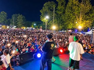 Suasana meriah dan penuh antusiasme mewarnai pelaksanaan kegiatan Kosong Tujuh Fun Run 2026 yang dilanjutkan dengan hiburan rakyat. (KabarPapua.co/Agies Pranoto)