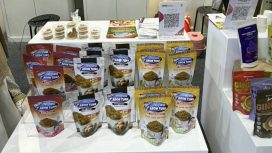Kategori UMKM Business-to-Consumer (B2C), Papua diwakili Kopi Kasuari Papua dan Najwa Abon Tuna. Kehadiran produk-produk ini  menampilkan potensi komoditas unggulan tanah Papua. (Foto dok: BI Papua)