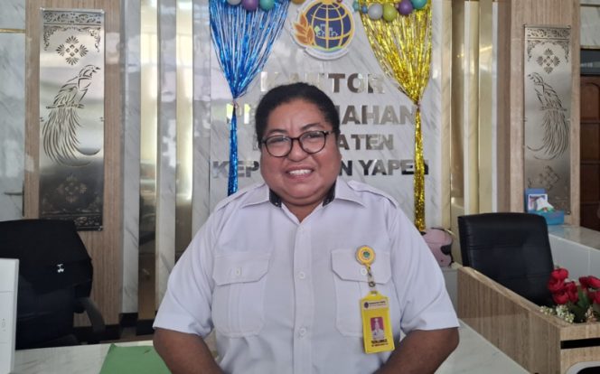
					Kepala Kantor Pertanahan Kabupaten Kepulauan Yapen, Folitha Sintje Sawaki. (KabarPapua.co/Ainun Faathirjal)