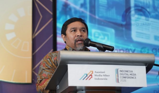 
					Ketua Umum AMSI, Wahyu Dhyatmika saat memberikan sambutan dalam Indonesia Digital Media Conference (IDMC) 2026 di Ballroom Shangri-La Hotel Surabaya, Rabu, 28 Oktober 2026. (Foto dok: AMSI)
