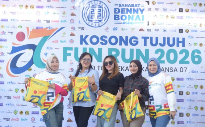 
					Antusiasme masyarakat sambut Kosong Tujuh Fun Run 2026. Ajang olahraga lari ini akan digelar di Alun-Alun Serui, Kepulauan Yapen. (Foto dok: IST)