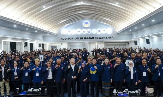 
					Foto bersama usai pembukaan Pelatihan Kader Penggerak untuk Pengembangan Partai Angkatan X di Akademi Bela Negara Partai NasDem, Jakarta. (Foto dok: IST)
