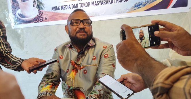 
					Wakil Ketua Majelis Rakyat Papua (MRP) dari Unsur Pokja Adat, Max Abner Ohee. Foto: Katharina/KabarPapua.co