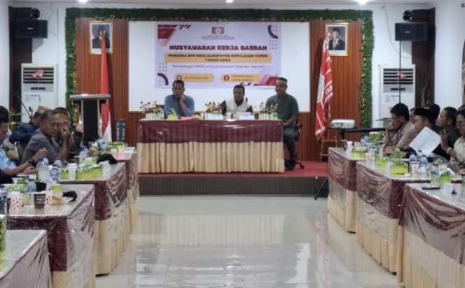 
					Pengurus dan anggota KKSS Kepulauan Yapen mengikuti Musyawarah Kerja Daerah untuk menetapkan program kerja periode 2026-2031. (KabarPapua.co/Ainun Faathirjal)