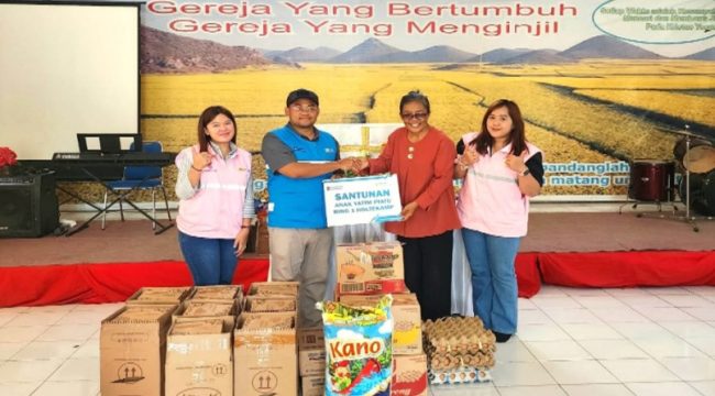 Semarak HUT ke-31 PLN IP, PLN Indonesia Power UBP Holtekamp bersama Srikandi UBP Holtekamp berbagi kebahagiaan dengan anak yatim dan dhuafa. (Foto dok: PLN Indonesia Power UBP Holtekamp)