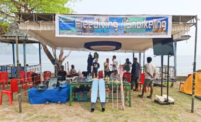 
					Stand Yapen Freedive di Festival Sarawandori in Frame. (KabarPapua.co/Ainun Faathirjal)