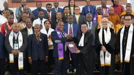 Ketua Sinode Gereja Kemah Injil di Indonesia (GKII) Wilayah II Papua Tengah terpilih periode 2026–2031, Pdt. Dr. Hansk Wakerkwa, M.Si., mengajak semua pihak menghentikan pertikaian, pembunuhan, dan pertumpahan darah di Timika serta sejumlah wilayah lain di Papua Tengah.. Foto: Diskominfo Puncak