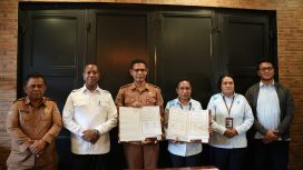 Penandatanganan kerja sama PLN dan Pemprov Papua Selatan untuk perluasan energi baru terbarukan. Foto: PLN Papua 
