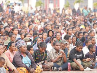 Masyarakat Jayawijaya yang hadir pada Festival  Persahabatan. Foto: Agris Wistrijaya/Kabarpapua.co
